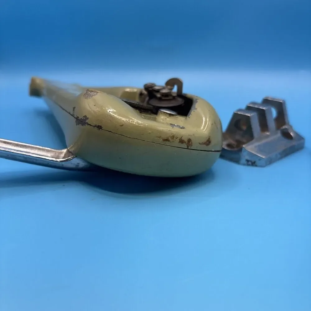 Vintage Can-O-Mat wall mount Can Opener, Populux, w/ mount, MCM 1960s Green US